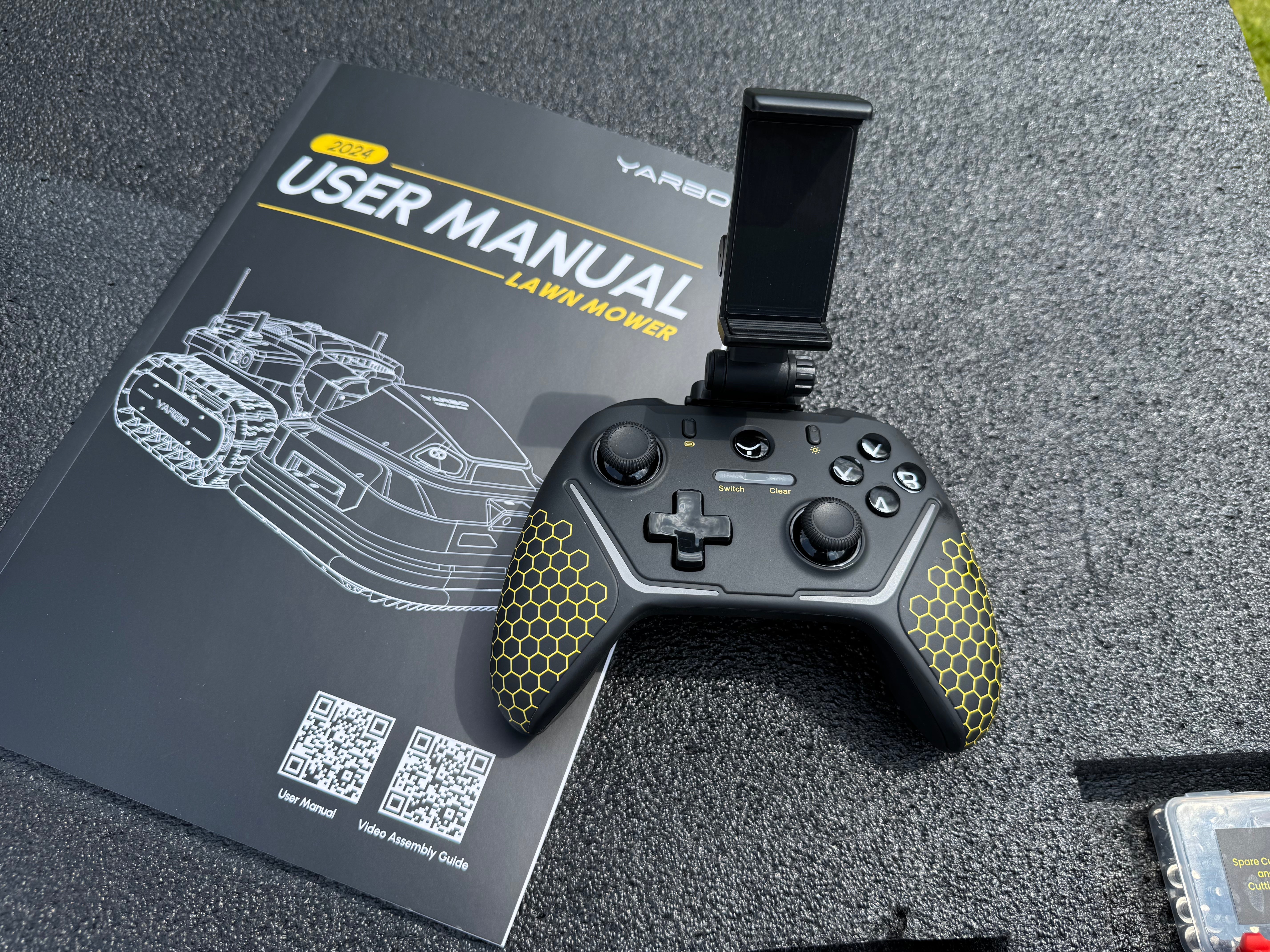 YARBO Mähroboter Set – Core Steuerung & Lawn Mower Modul für bis zu 25.000 m² Rasen, 50 cm Schnittbreite