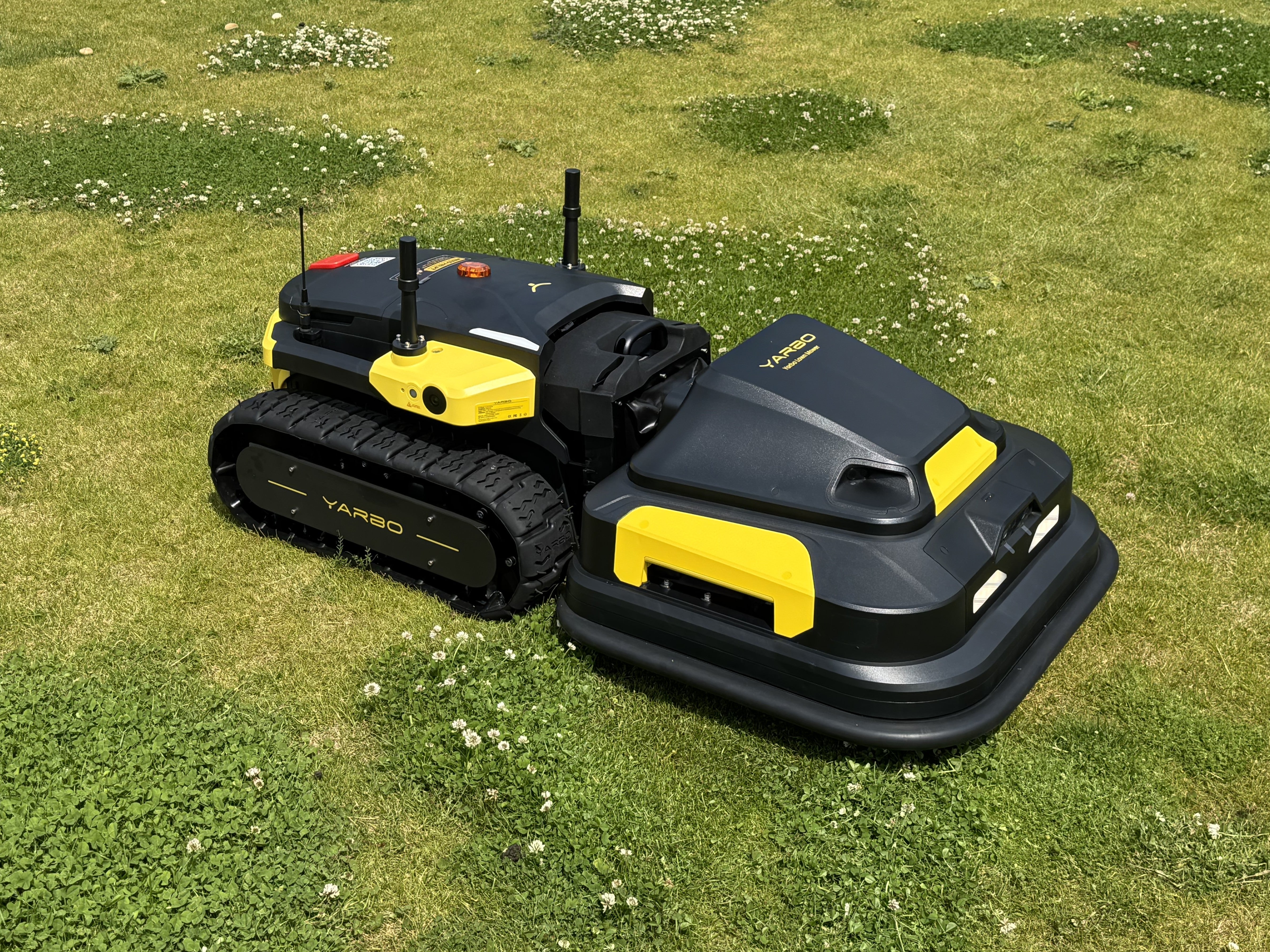 YARBO Mähroboter Set – Core Steuerung & Lawn Mower Modul für bis zu 25.000 m² Rasen, 50 cm Schnittbreite